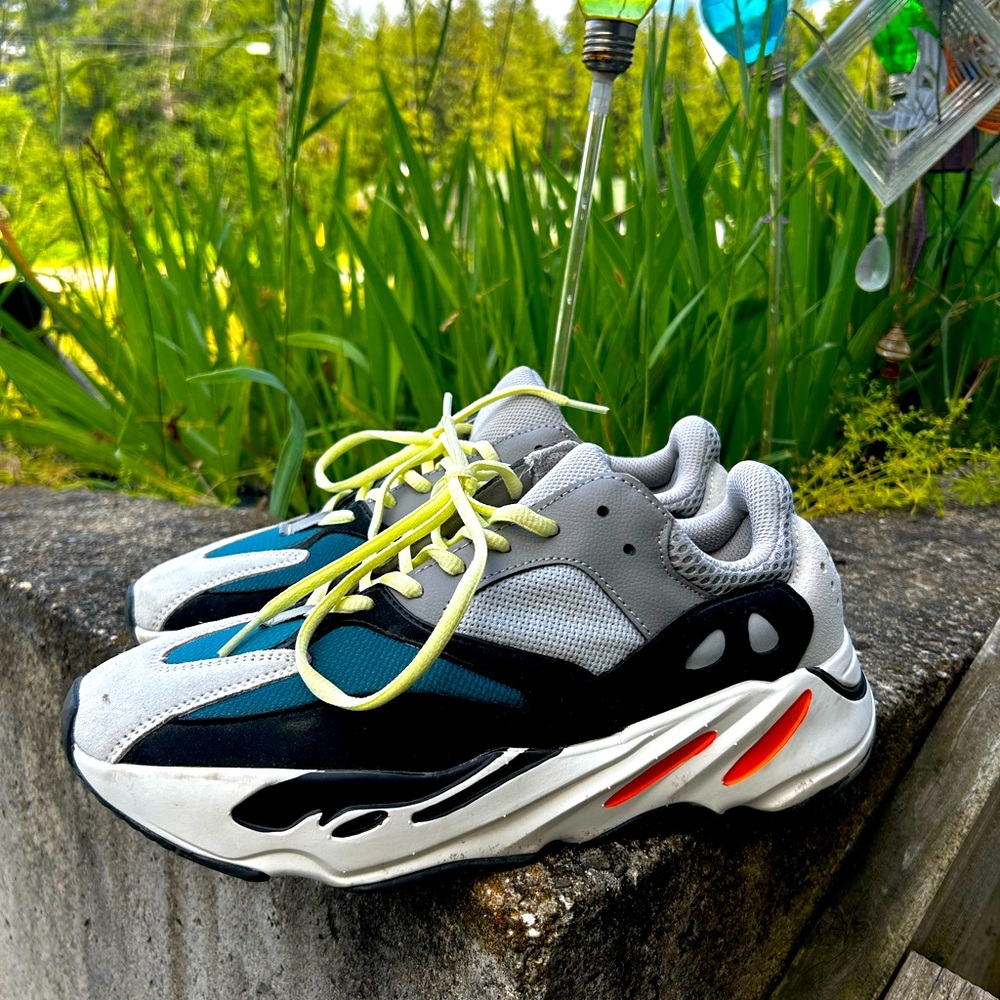 Yeezy 700 Wave Runner